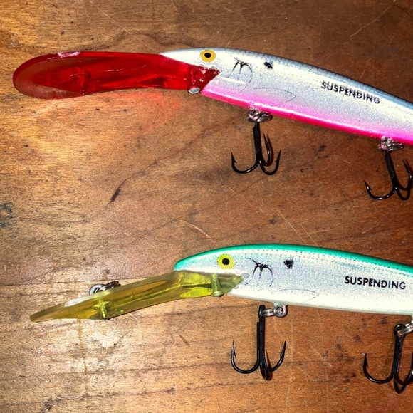 Set of two Angelo Vista suspending  Fishing lure /  Hooks - Picture 4 of 9